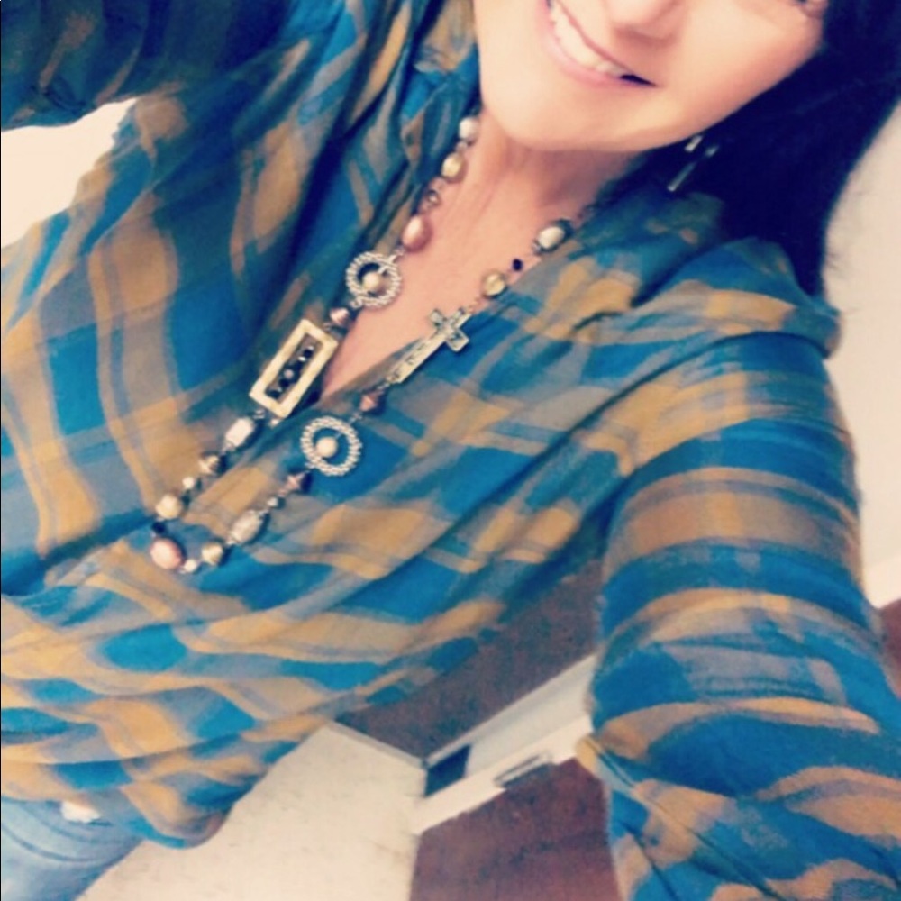 Last 1! ❤️Mustard plaid wrap blouse - Picture 3 of 3